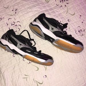 Mizuno volleyball shoes